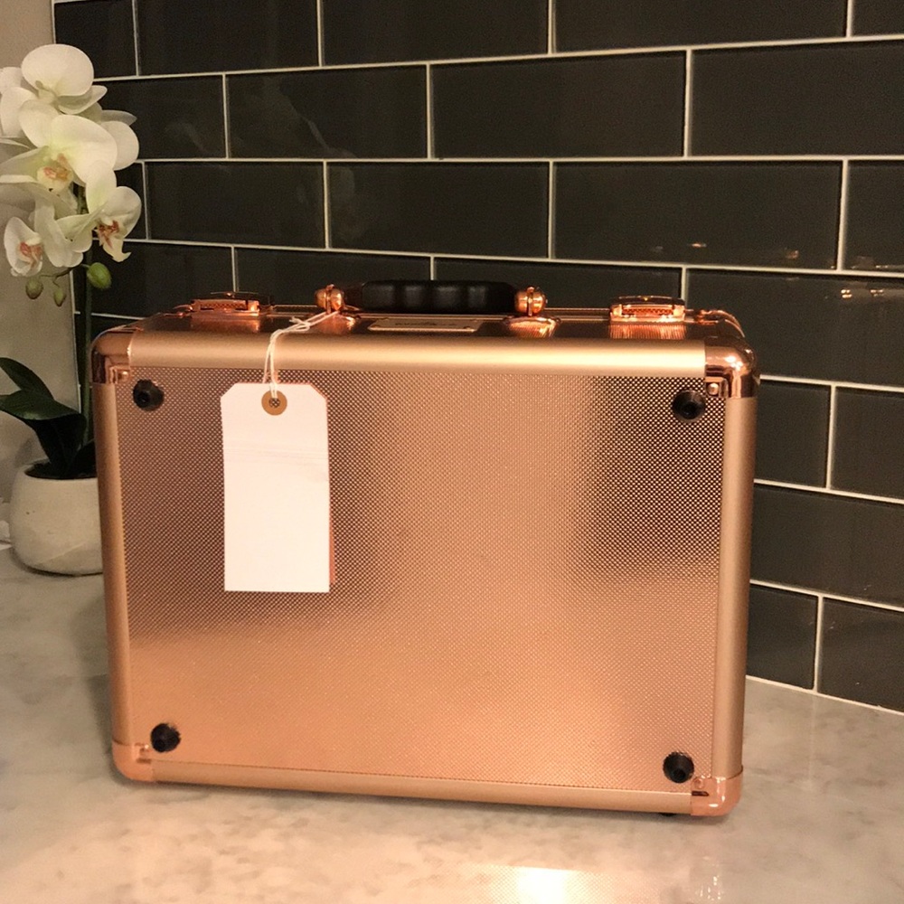 Impressions Vanity Company travel make up station